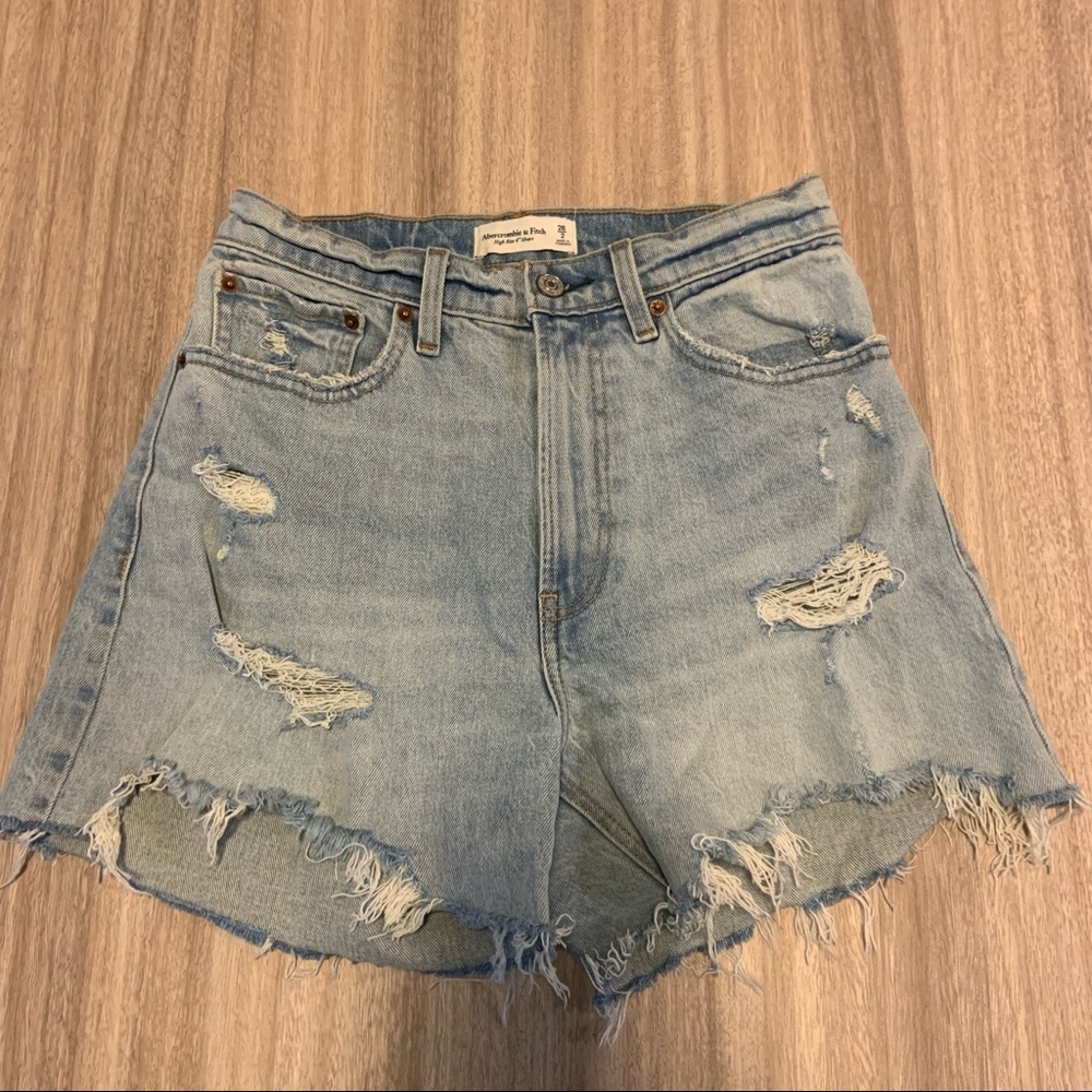 Abercrombie High Rise 4” Short Sz 26/2